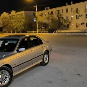 BMW E39 2000