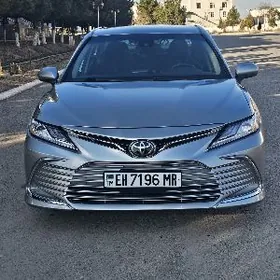 Toyota Camry 2021