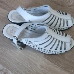 Босоножки (кожа),39