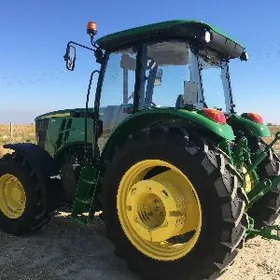 John Deere 2021