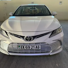 Toyota Camry 2021