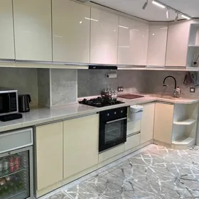 ЕВРО ЛЮКС 9МКР 1 ЭТАЖ 3КОМ