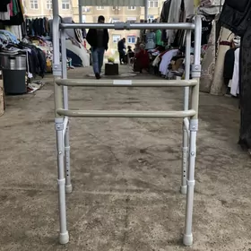 Ходунок для инвалидов