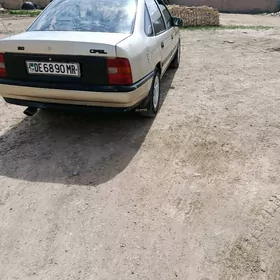 Opel Vectra 1989