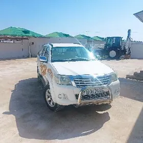Toyota Hilux 2012