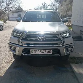 Toyota Hilux 2025