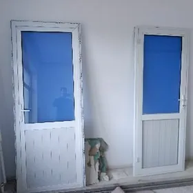 Plastikovoy ayna gapy