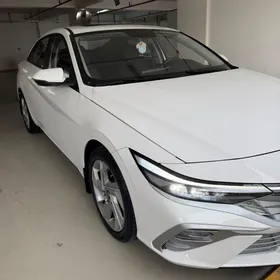 Hyundai Elantra 2025