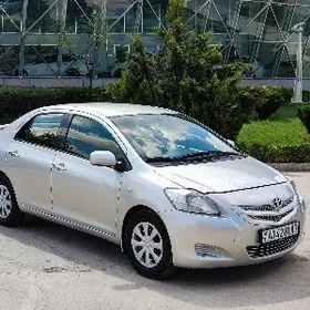 Toyota Yaris 2008