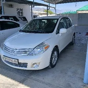 Nissan Versa 2011