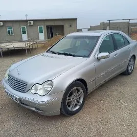 Mercedes-Benz E320 2003