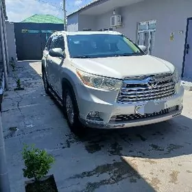 Toyota Highlander 2016