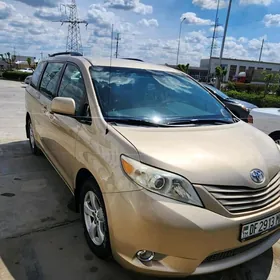 Toyota Sienna 2011