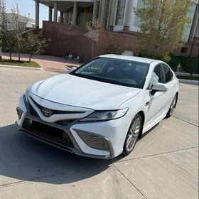 Toyota Camry 2021
