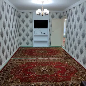 2 ком. 1 этаж.