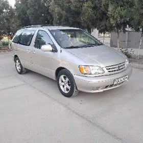Toyota Sienna 2002