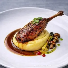 Требуется повар.