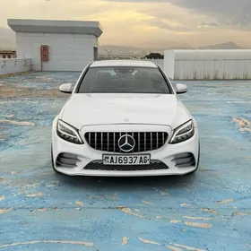 Mercedes-Benz C300 2015