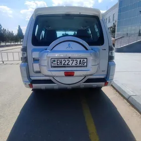 Mitsubishi Pajero 2014