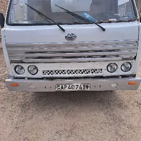 Mitsubishi Canter 1989