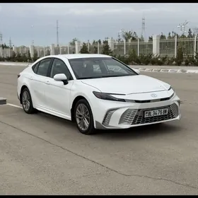 Toyota Camry 2025