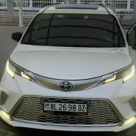 Toyota Sienna 2021