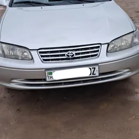 Toyota Camry 2000