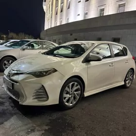 Toyota Corolla iM 2017