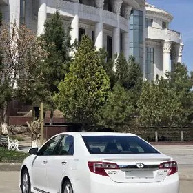 Toyota Camry 2014