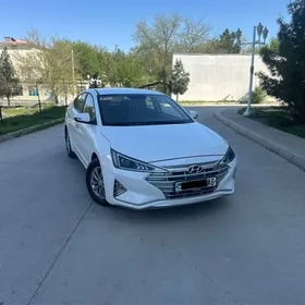 Hyundai Elantra 2019