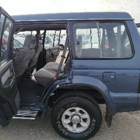 Mitsubishi Pajero 1995