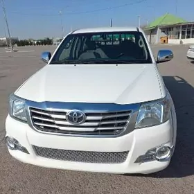 Toyota Hilux 2013