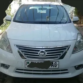 Nissan Versa 2013