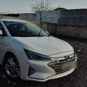 Hyundai Elantra 2020