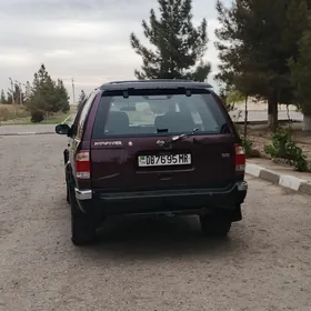 Nissan Pathfinder 1997