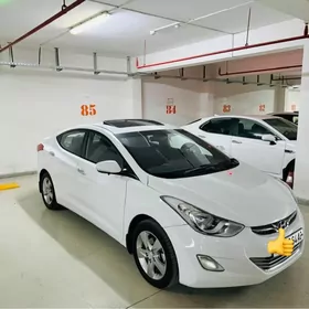 Hyundai Elantra 2012