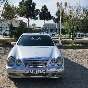 Mercedes-Benz E320 2000