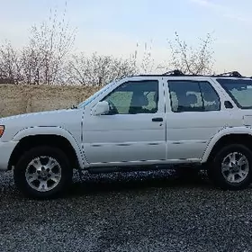 Nissan Pathfinder 2001