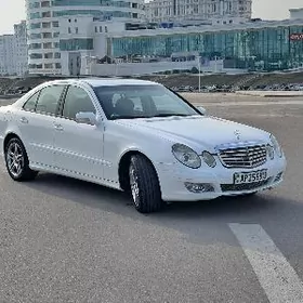 Mercedes-Benz E-Class 2009