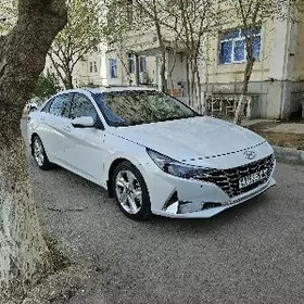 Hyundai Elantra 2023
