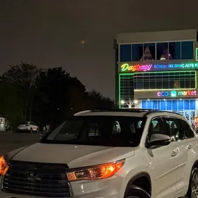 Toyota Highlander 2016