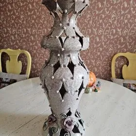 Ваза и светильники