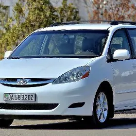 Toyota Sienna 2010