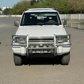 Mitsubishi Pajero 1993