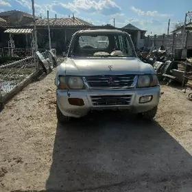 Mitsubishi Pajero 2003