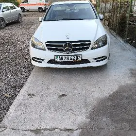 Mercedes-Benz C300 2010
