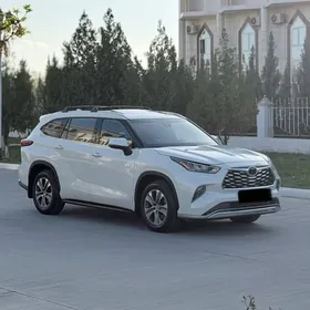 Toyota Highlander 2020