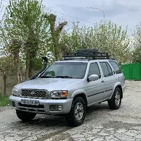 Nissan Pathfinder 2001
