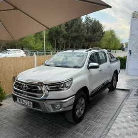 Toyota Hilux 2025