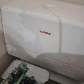 bir in̈n̈e yaka maşyn 350 E